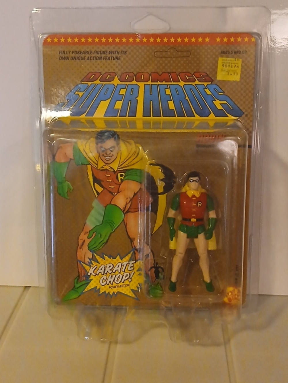 DC Comics Super Heroes Robin Action Figure - Red, Green, Yellow 1989 4" W/ Case